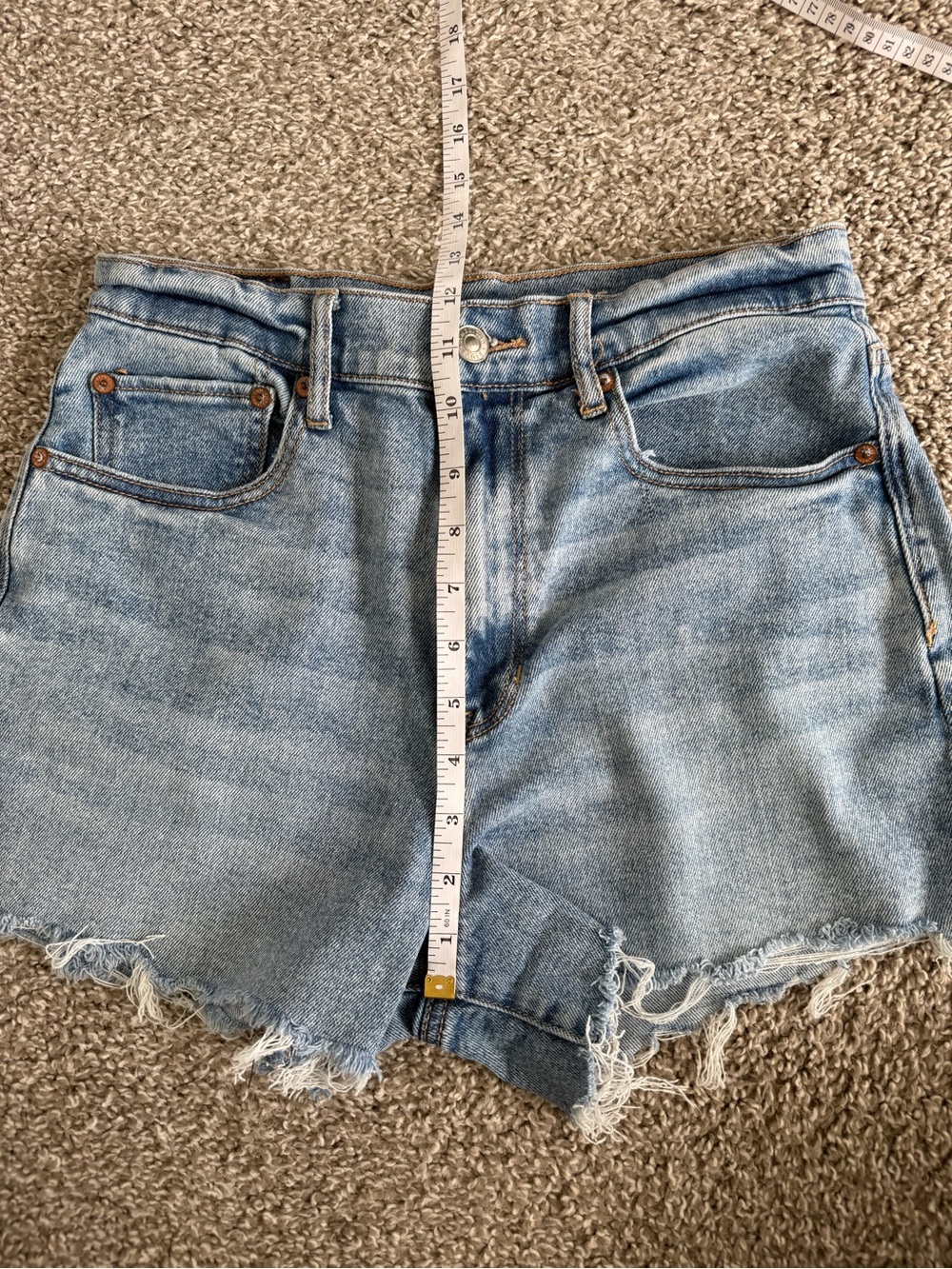 AMERICAN EAGLE | Highest Rise 90s Boyfriend Short - Size 6 - Picture 10 of 11